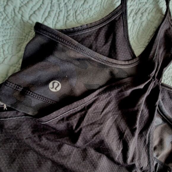 Lululemon  size 4 No Limits Built in Camo Bra  tank top Black - Picture 10 of 13